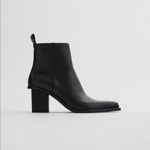 Zara WIDE HEELED LEATHER ANKLE BOOTS- Size 8